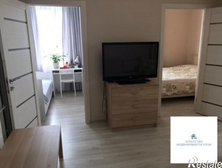 3-комн квартира ул. Роз,54