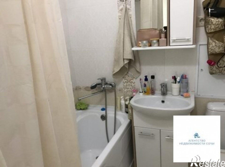 3-комн квартира ул. Роз,54