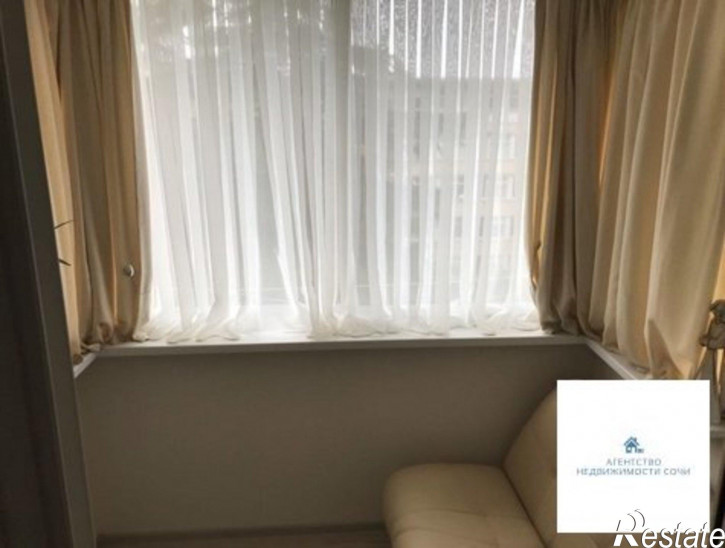 3-комн квартира ул. Роз,54