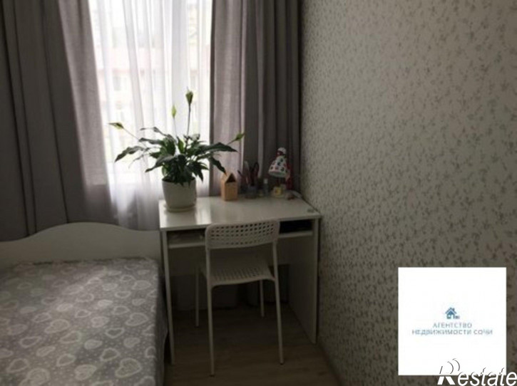3-комн квартира ул. Роз,54