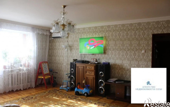4-комн квартира Набережная,76