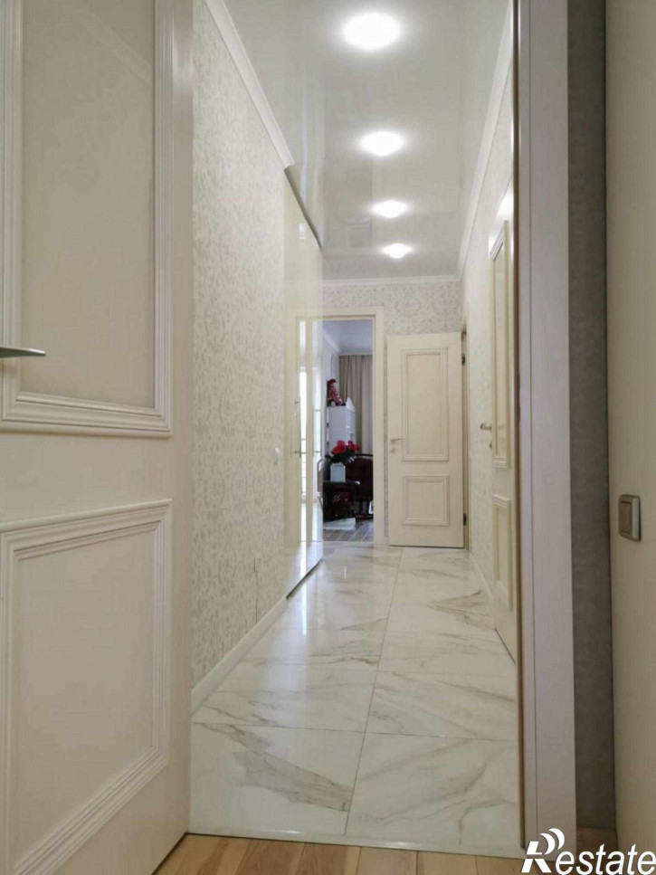 3-комн квартира Сержанта Колоскова ул, 8