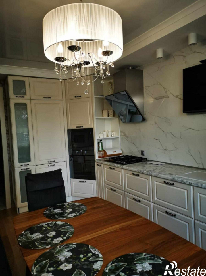 3-комн квартира Сержанта Колоскова ул, 8
