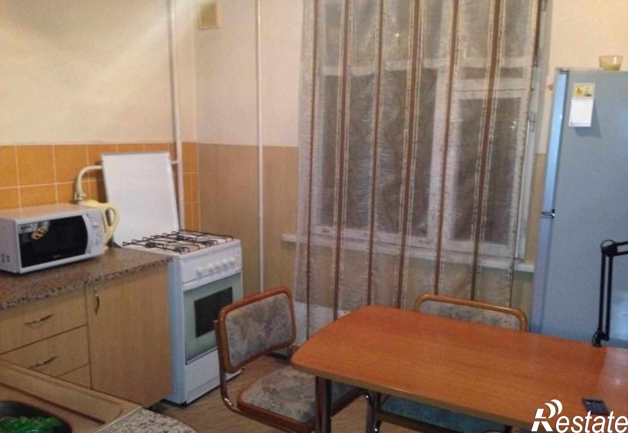 Сдать квартиру за 12 000 рублей на Красных Коммунаров улица, 4