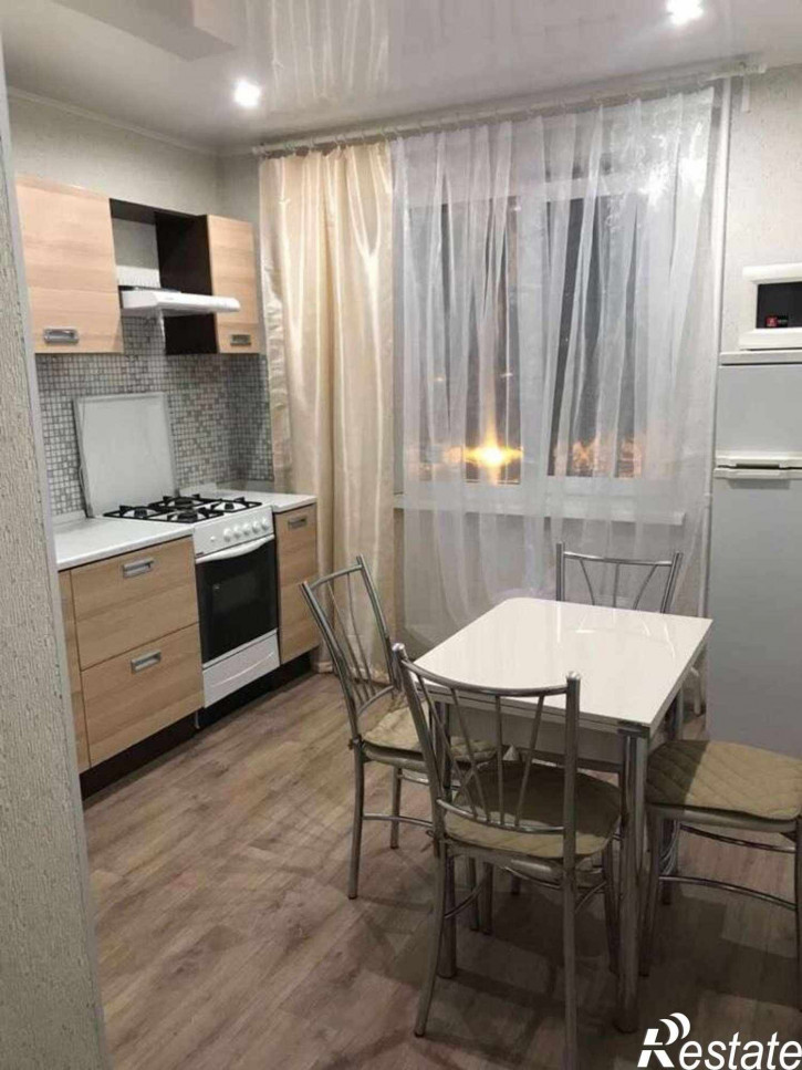 2-комн квартира Победы улица, 7