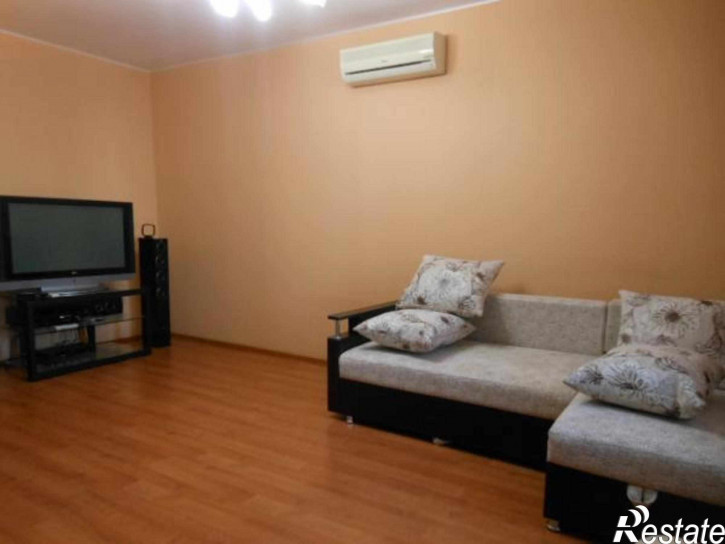 3-комн квартира Авроры улица, 68