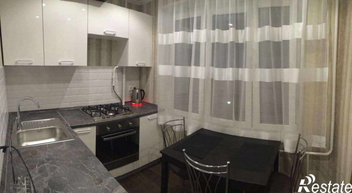 2-комн квартира Победы улица, 2