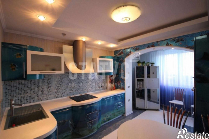 3-комн квартира Блюхера ул, 48