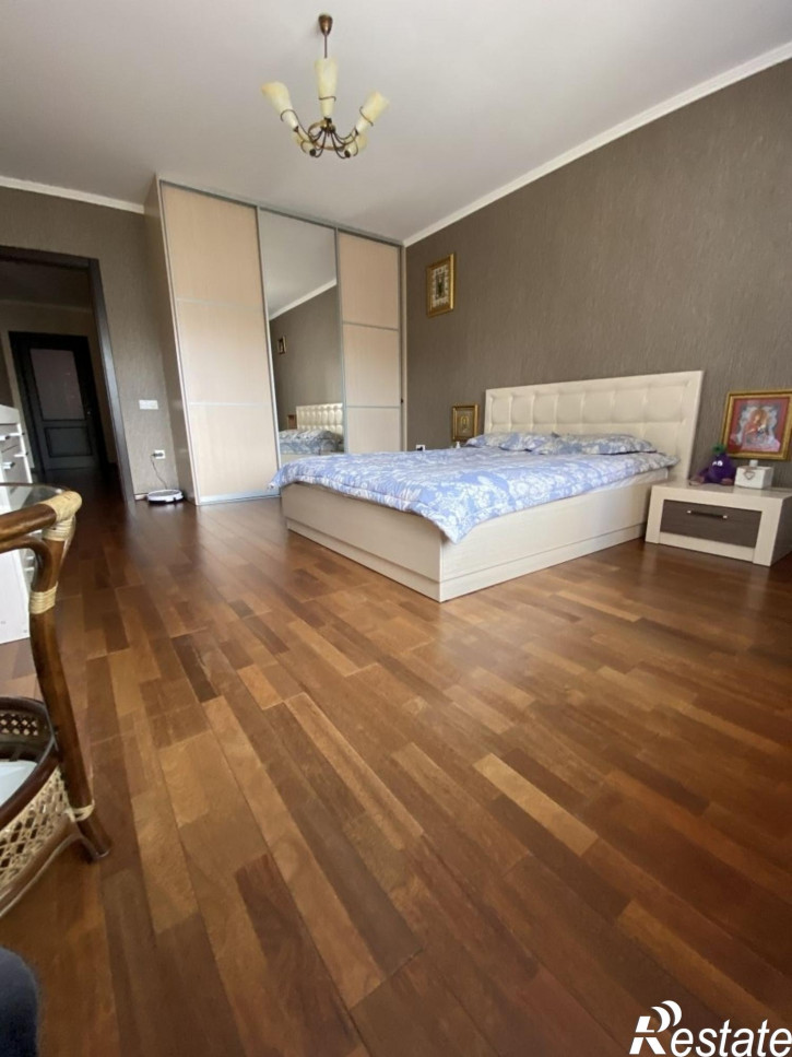 3-комн квартира Банковская ул, 12 а
