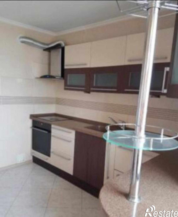 2-комн квартира Генерала Челнокова ул, 40