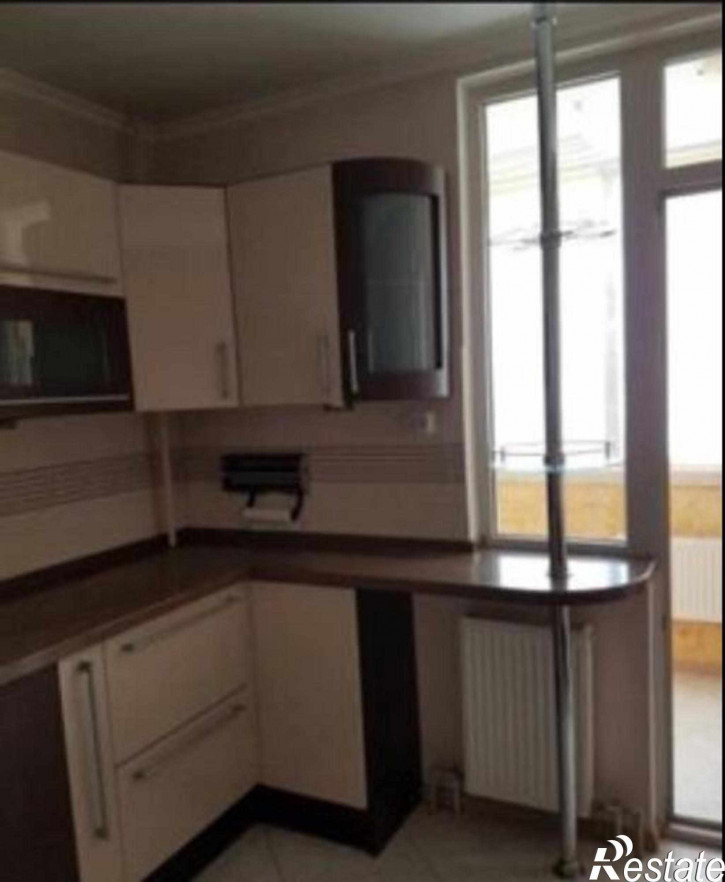 2-комн квартира Генерала Челнокова ул, 40
