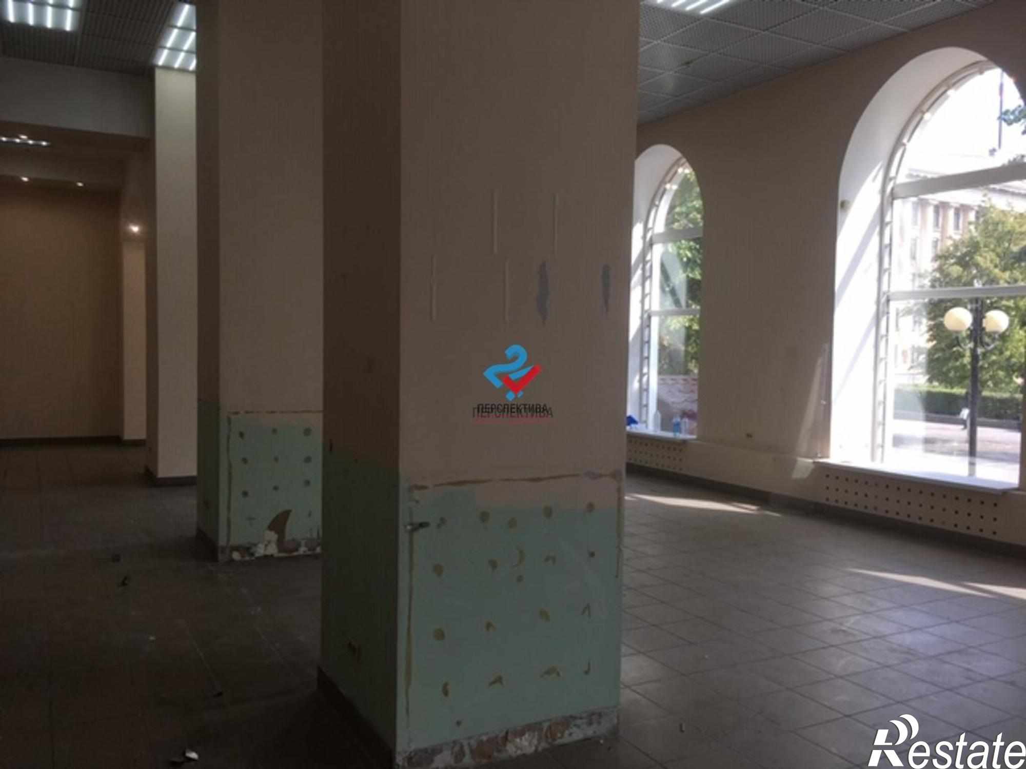 Сдать торговое помещение за 400 500 рублей на Московская улица, 78