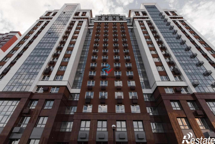 4-комн квартира улица Бородина, 2