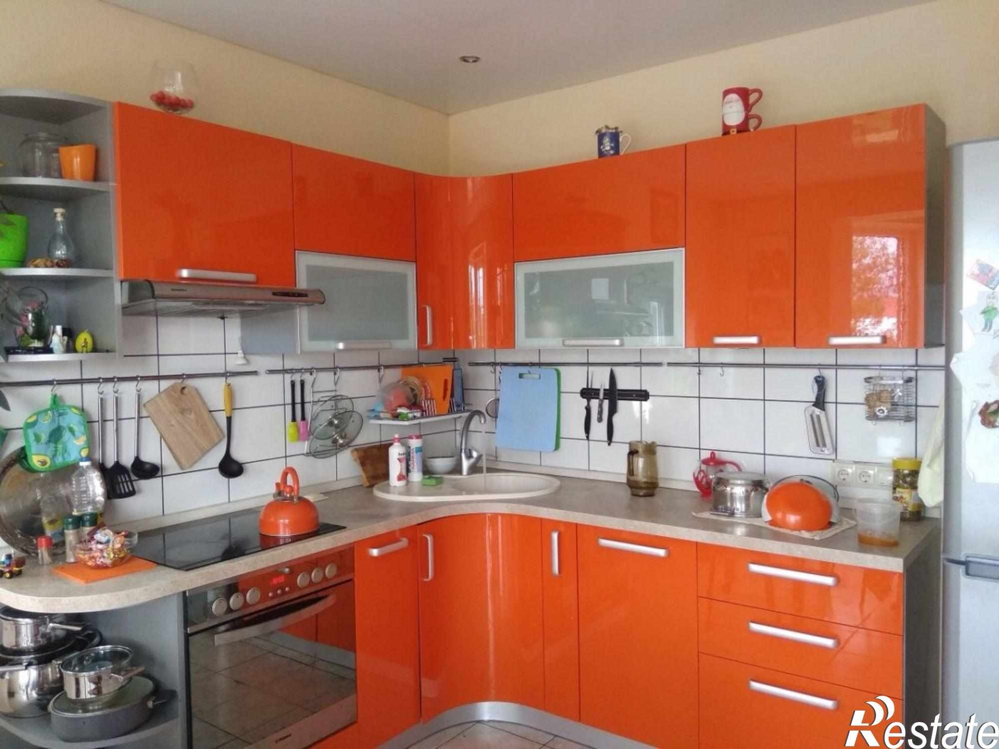 Купить дачу, дом, коттедж за 5 200 000 рублей на СНТ Радуга снт, N1 линия