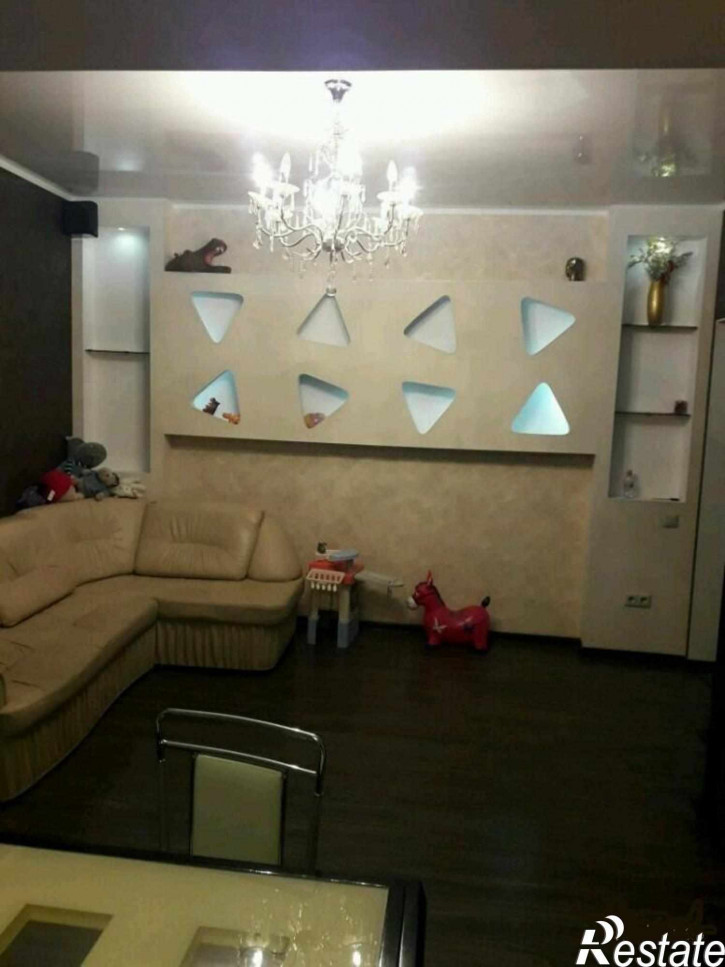 4-комн квартира Кубанская Улица,66