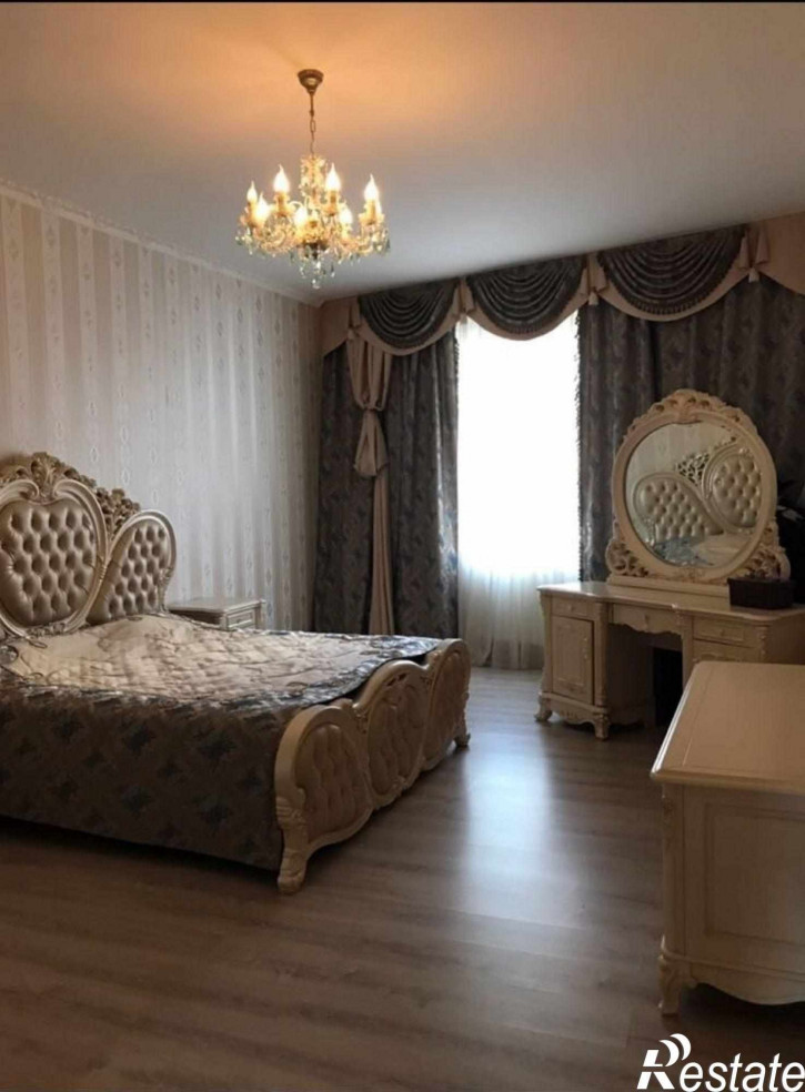 3-комн квартира Корабельная ул, 3