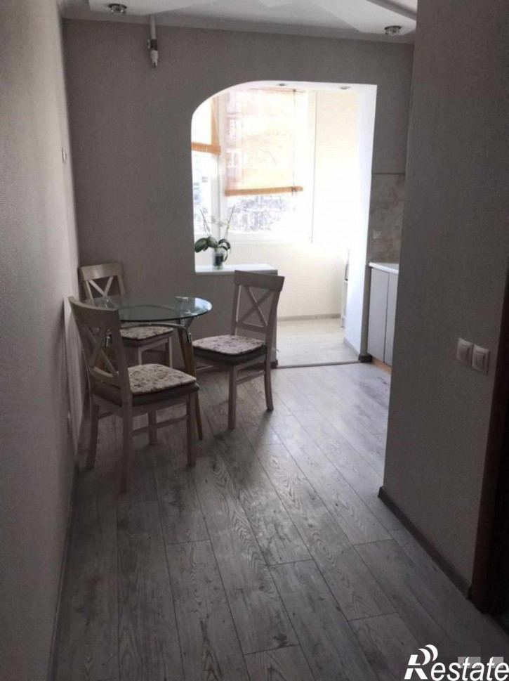 3-комн квартира Б.Хмельницкого ул, 28