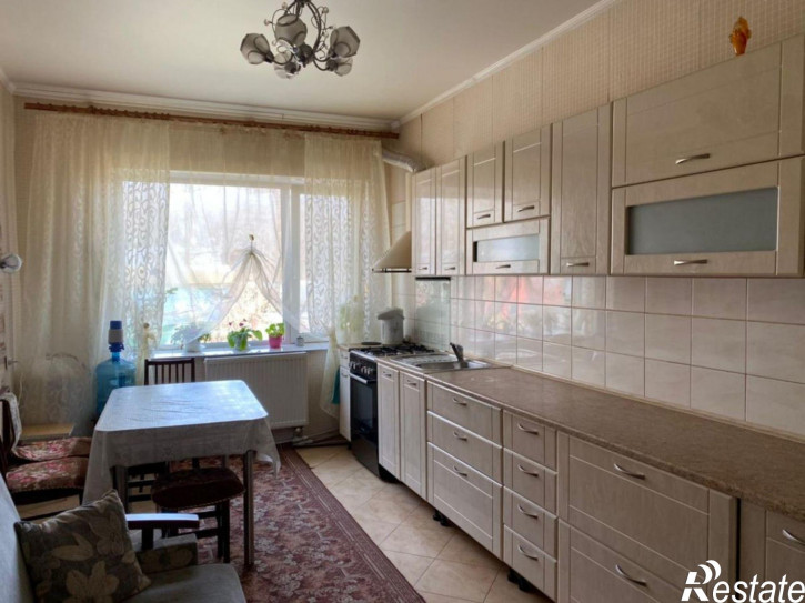 3-комн квартира Дзержинского ул, 261