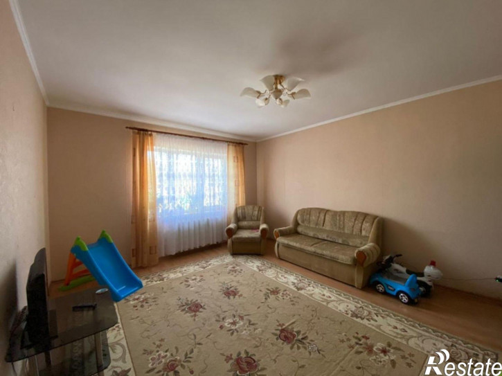 3-комн квартира Дзержинского ул, 261
