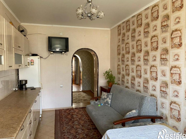 3-комн квартира Дзержинского ул, 261