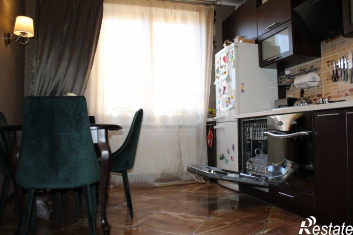 2-комн квартира Иртышский пер, 12