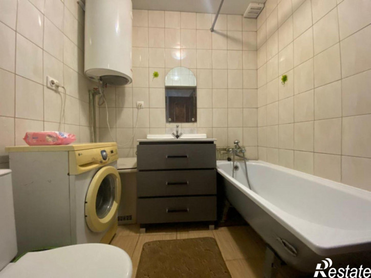 3-комн квартира Дзержинского ул, 261