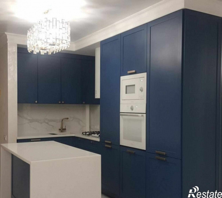 3-комн квартира Победы пр-кт, 70 б