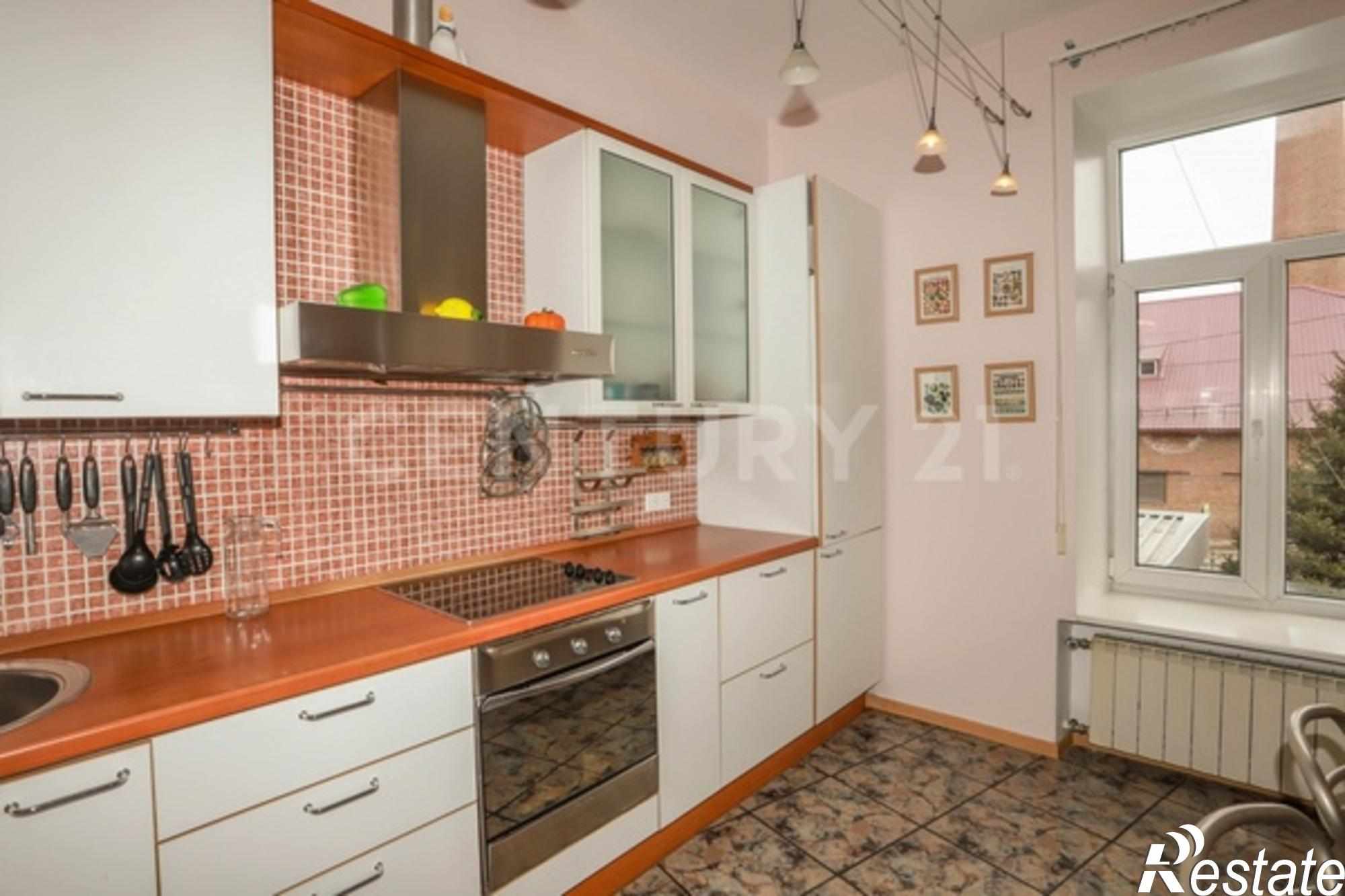 Сдать квартиру за 80 000 рублей на Иркутск г, 6-я Советская ул, 18кБ