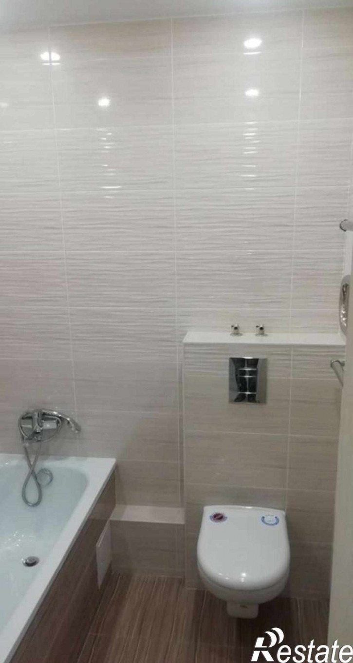 2-комн квартира Ивана Попова ул, 38