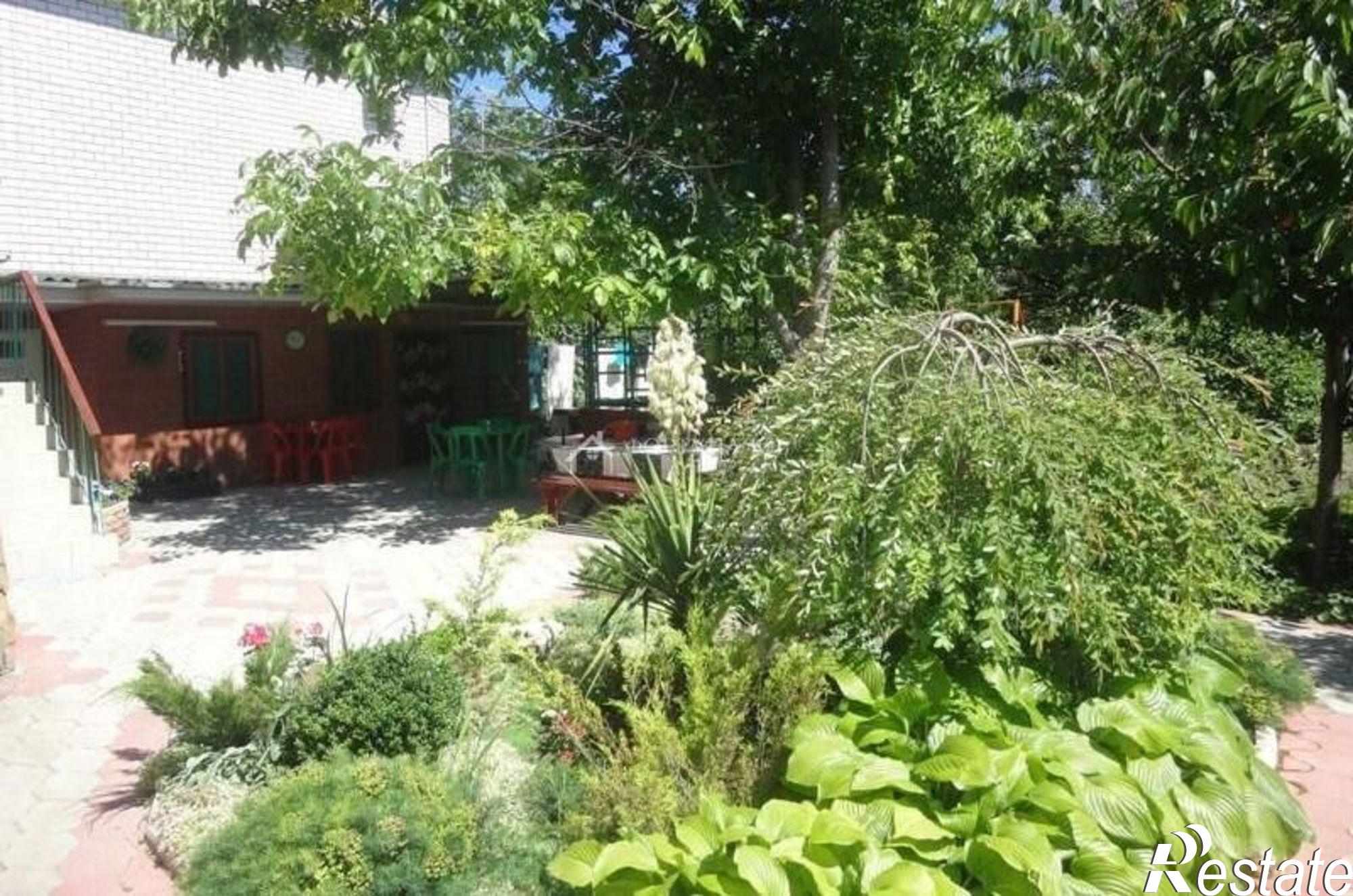 Купить дачу, дом, коттедж за 25 000 000 рублей на ул Кати Соловьяновой