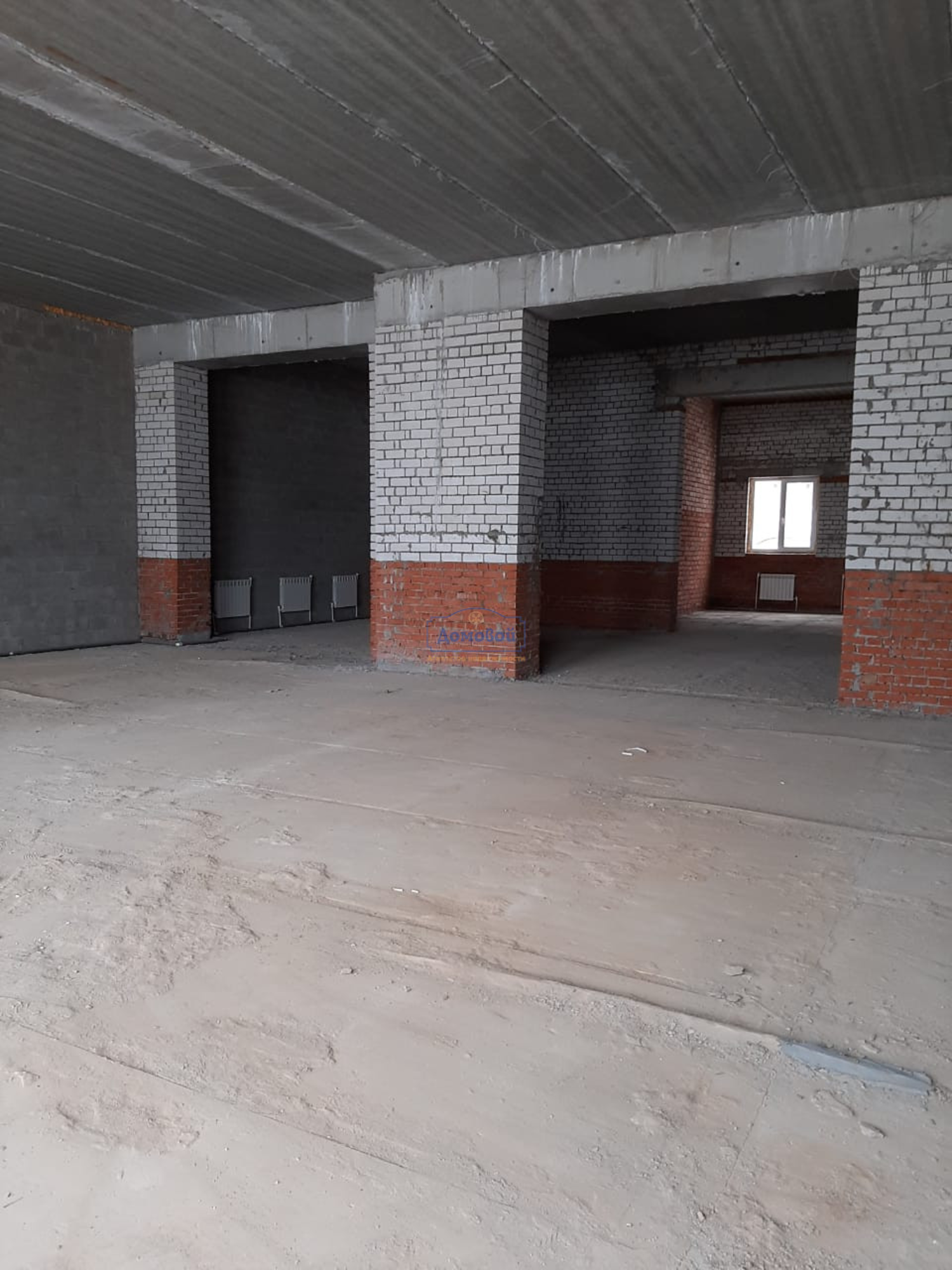 Сдать торговое помещение за 1 200 рублей на ул. Братьев Луканиных