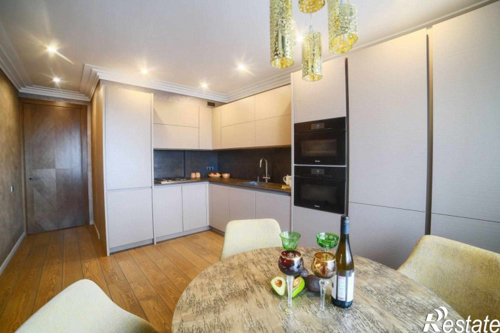 3-комн квартира Сержанта Колоскова ул, 8