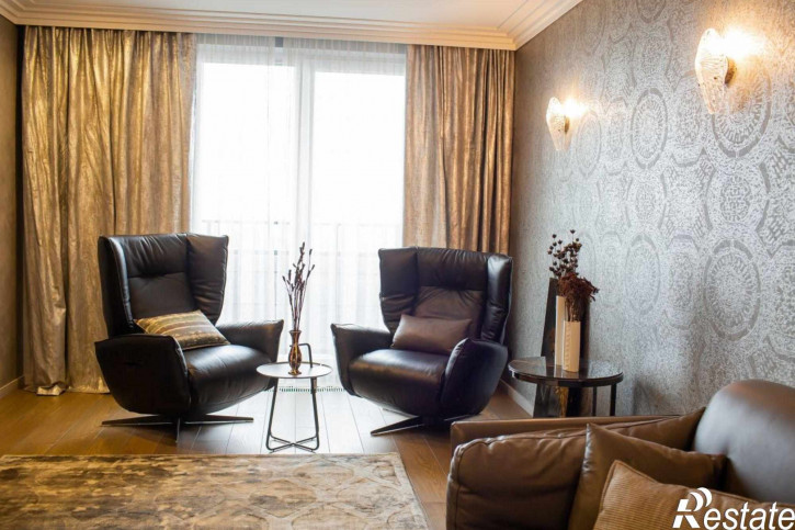 3-комн квартира Сержанта Колоскова ул, 8