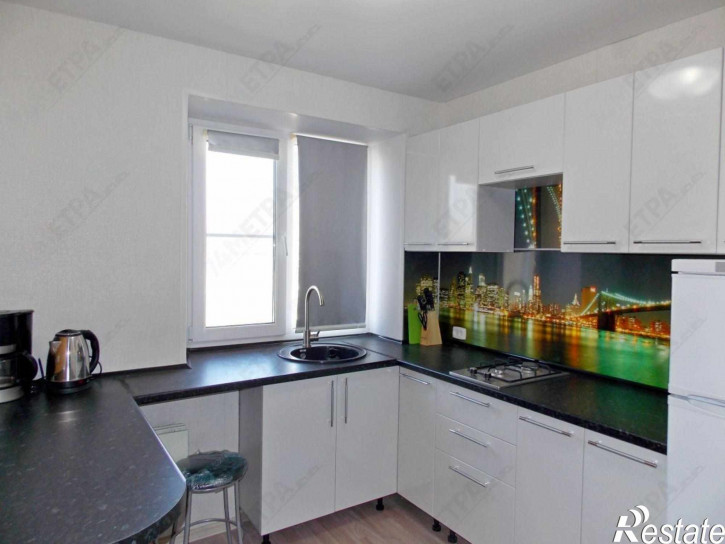 3-комн квартира Металлургов ш, 61