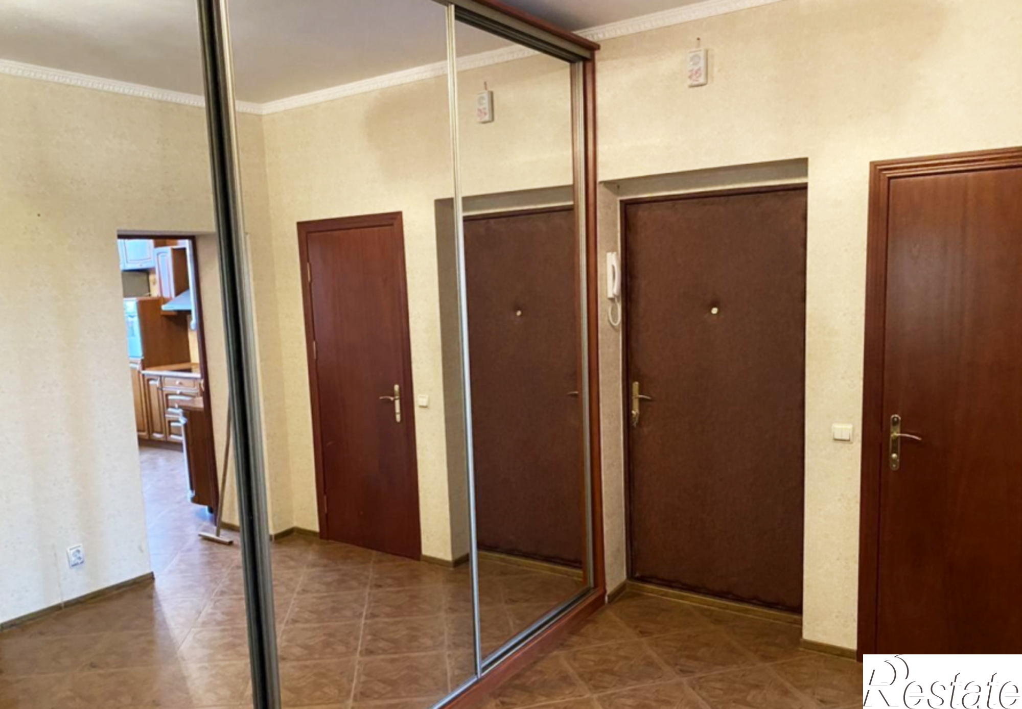 Купить квартиру за 10 700 000 рублей на Ольштынская ул, 7