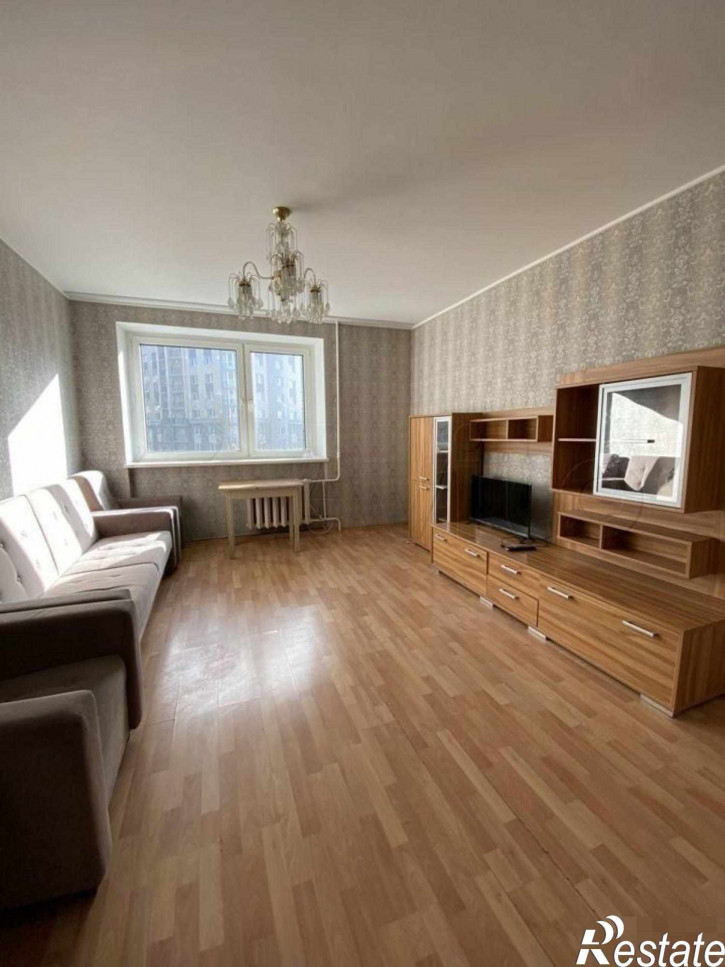 4-комн квартира Космонавта Леонова ул, 64