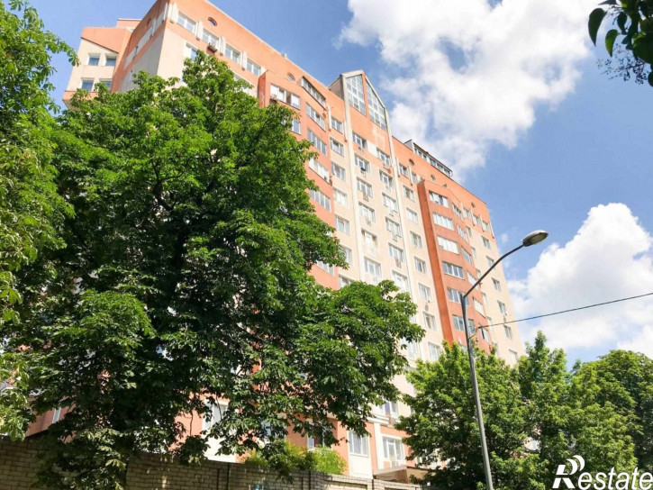 4-комн квартира Ольштынская ул, 7