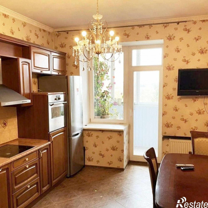 4-комн квартира Ольштынская ул, 7
