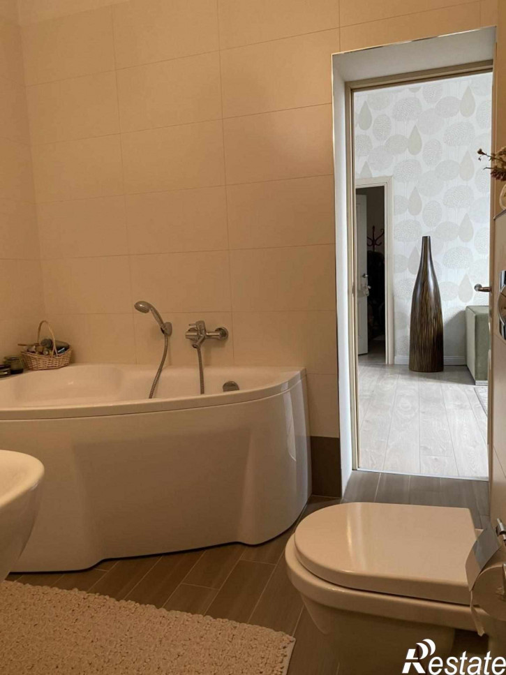 3-комн квартира Менделеева ул, 37а