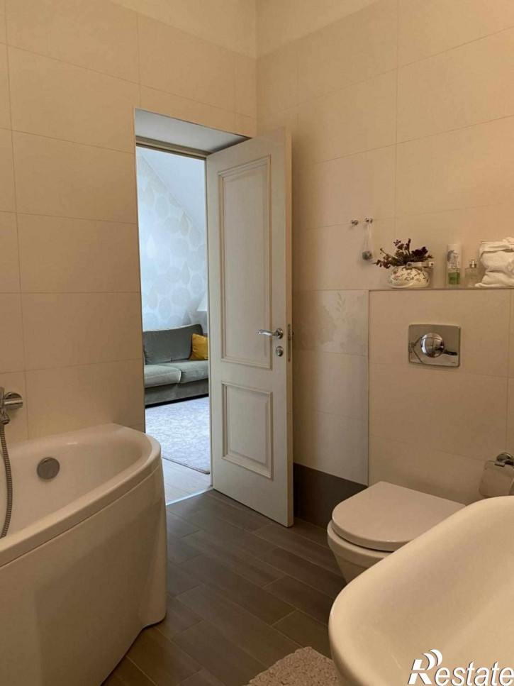 3-комн квартира Менделеева ул, 37а