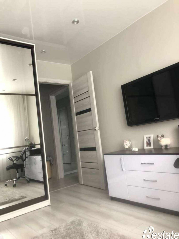 2-комн квартира Революционная улица, 50