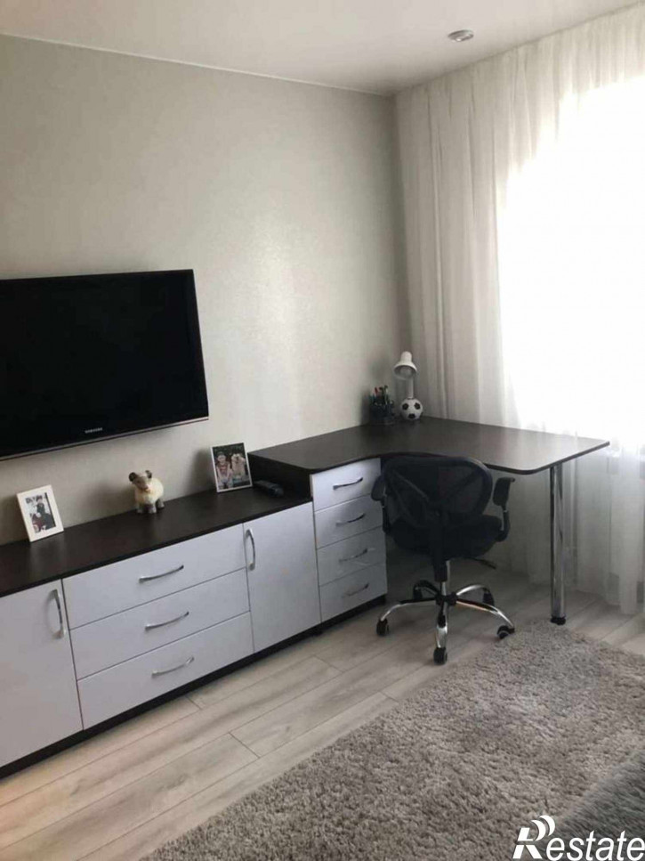 2-комн квартира Революционная улица, 50