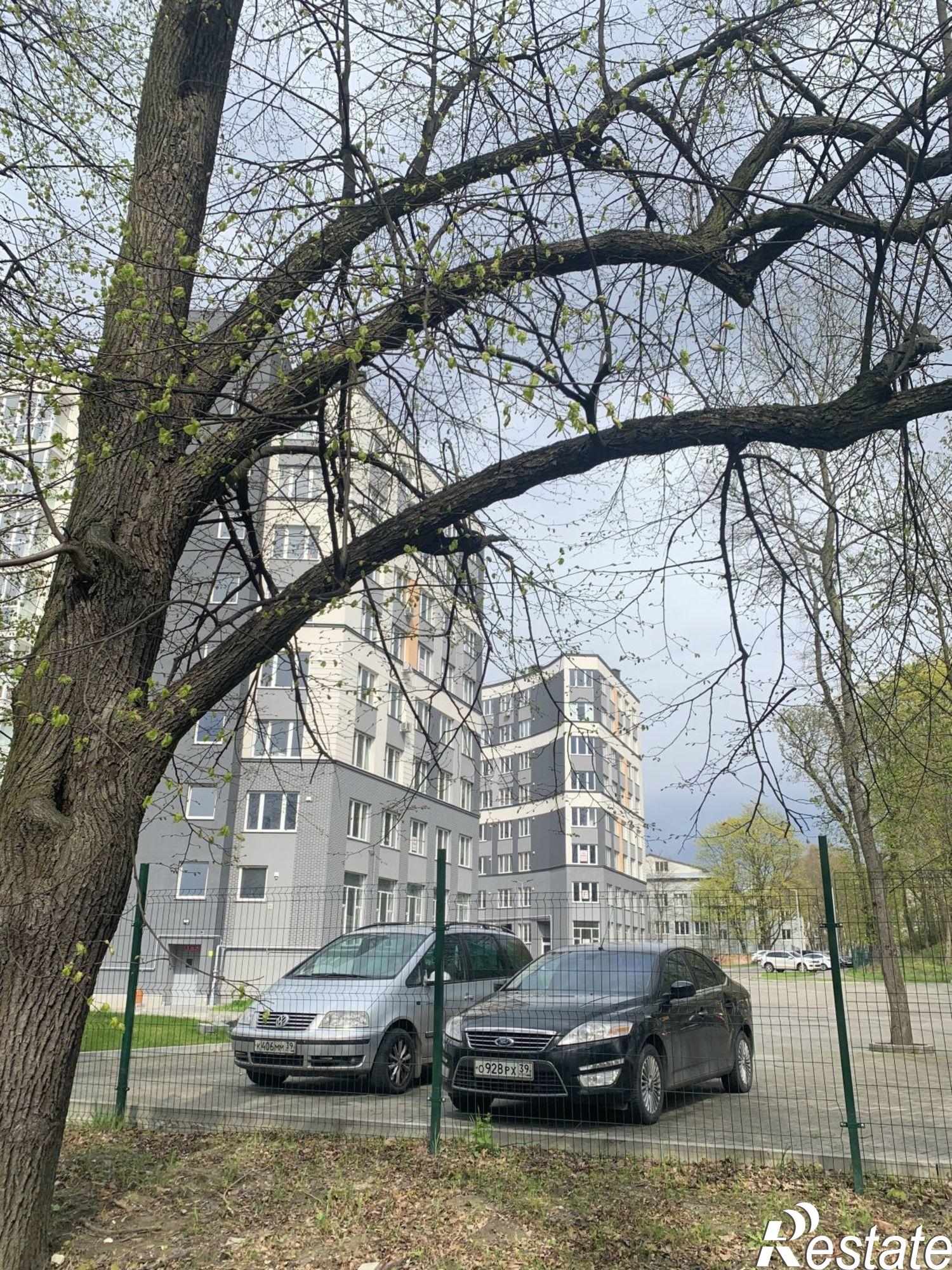 Купить квартиру за 10 000 000 рублей на Генерала Галицкого ул, 24