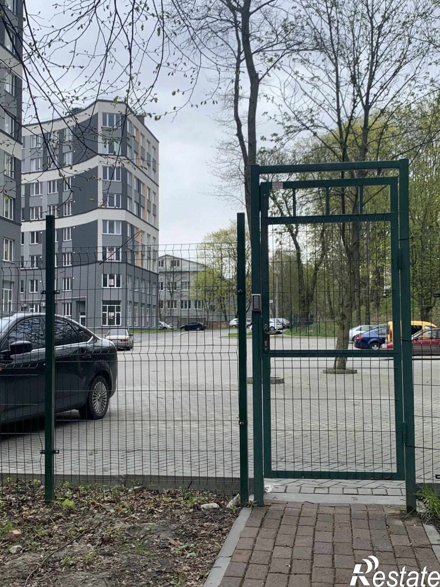 Купить квартиру за 10 000 000 рублей на Генерала Галицкого ул, 24