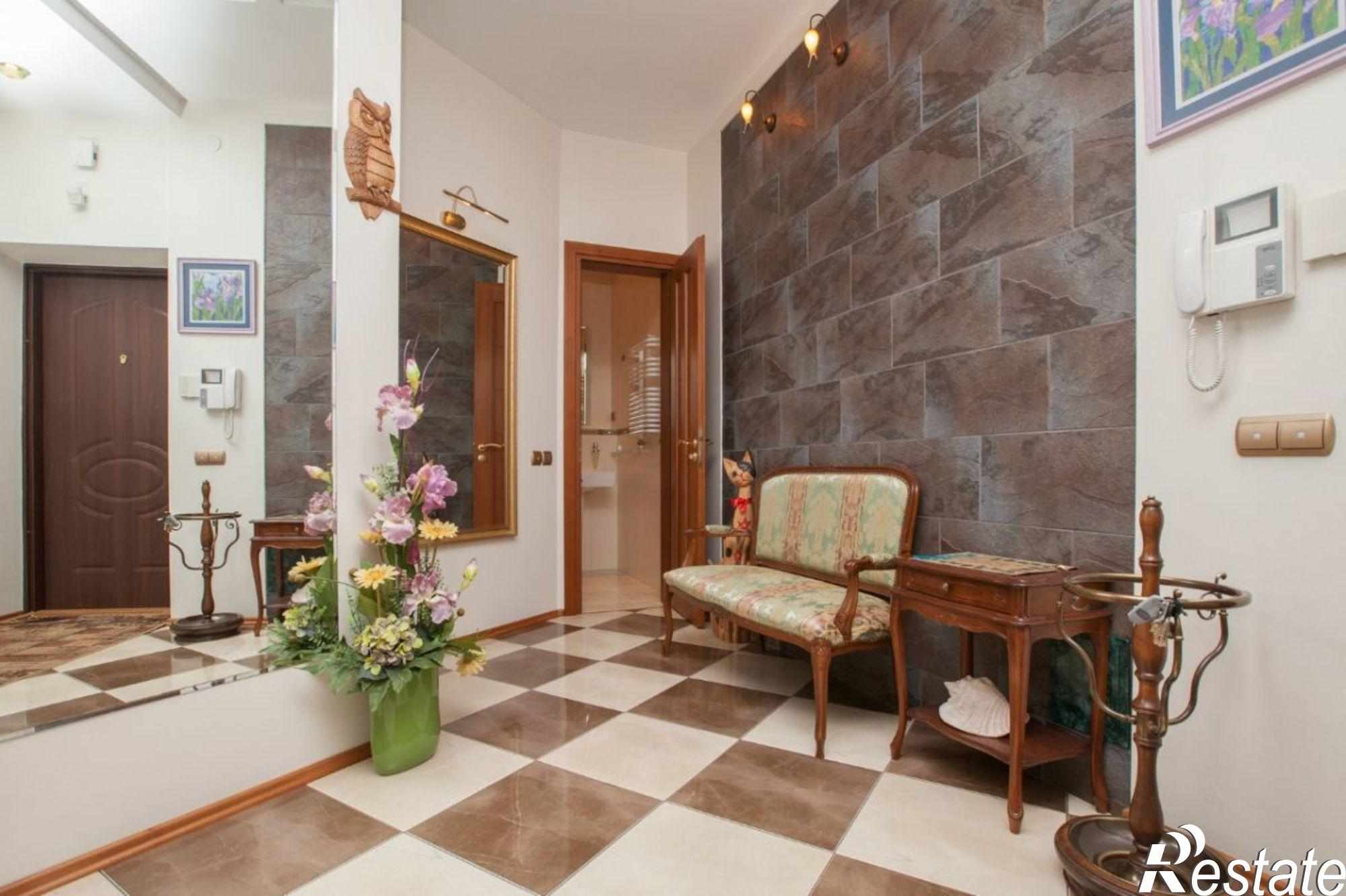 Купить квартиру за 15 990 000 рублей на Ростовская ул, 35
