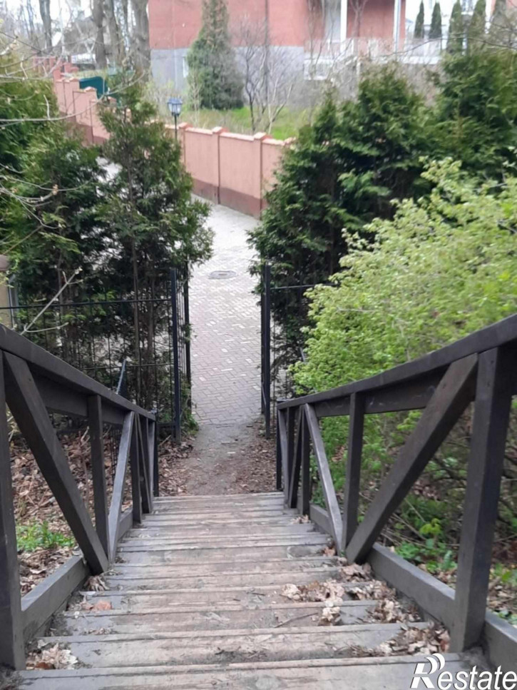 2-комн квартира Шаманова ул, 2а