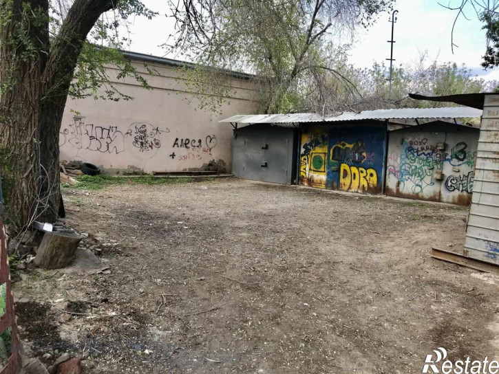 Гараж/парковка г. Астрахань, р-н Кировский, Набережная 1 Мая, 15