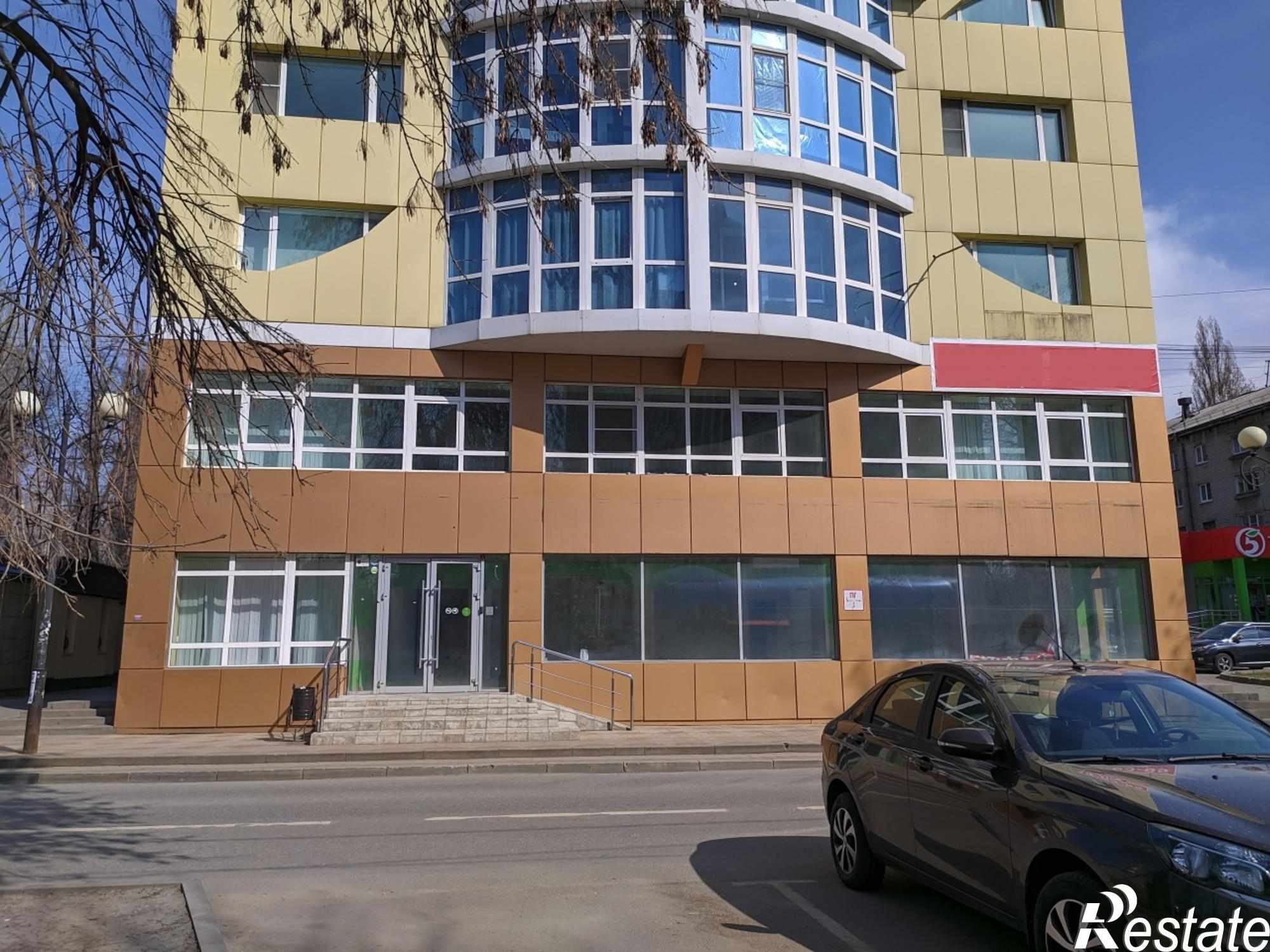 Сдать торговое помещение за 90 000 рублей на ул. Космонавтов, д. 18/1