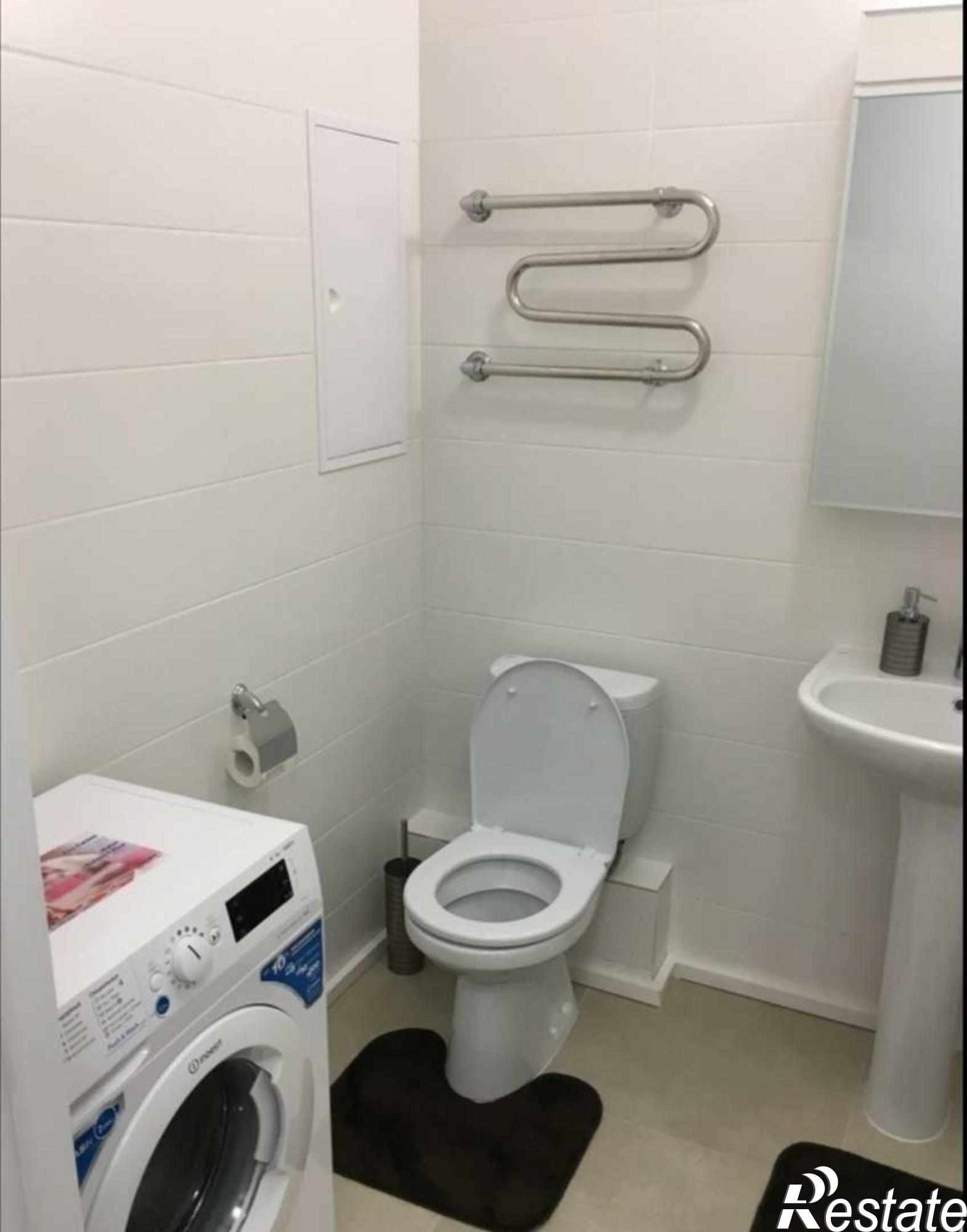 Сдать комнату за 9 000 рублей на Авроры улица, 92