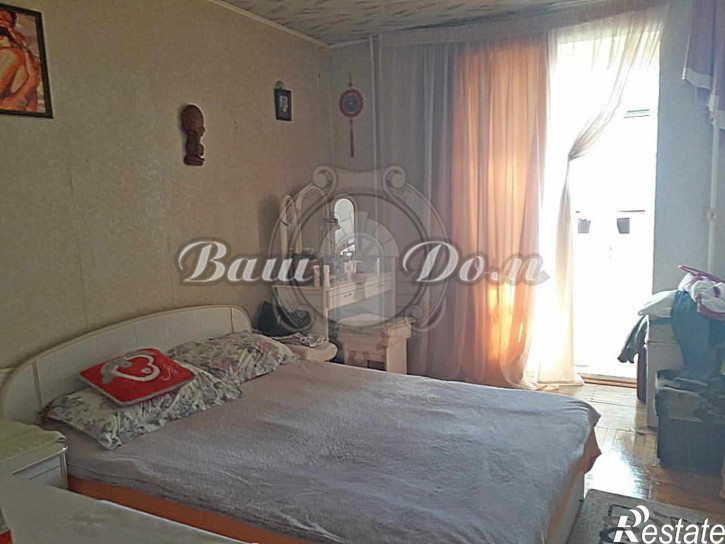 4-комн квартира ул. Леселидзе, 8